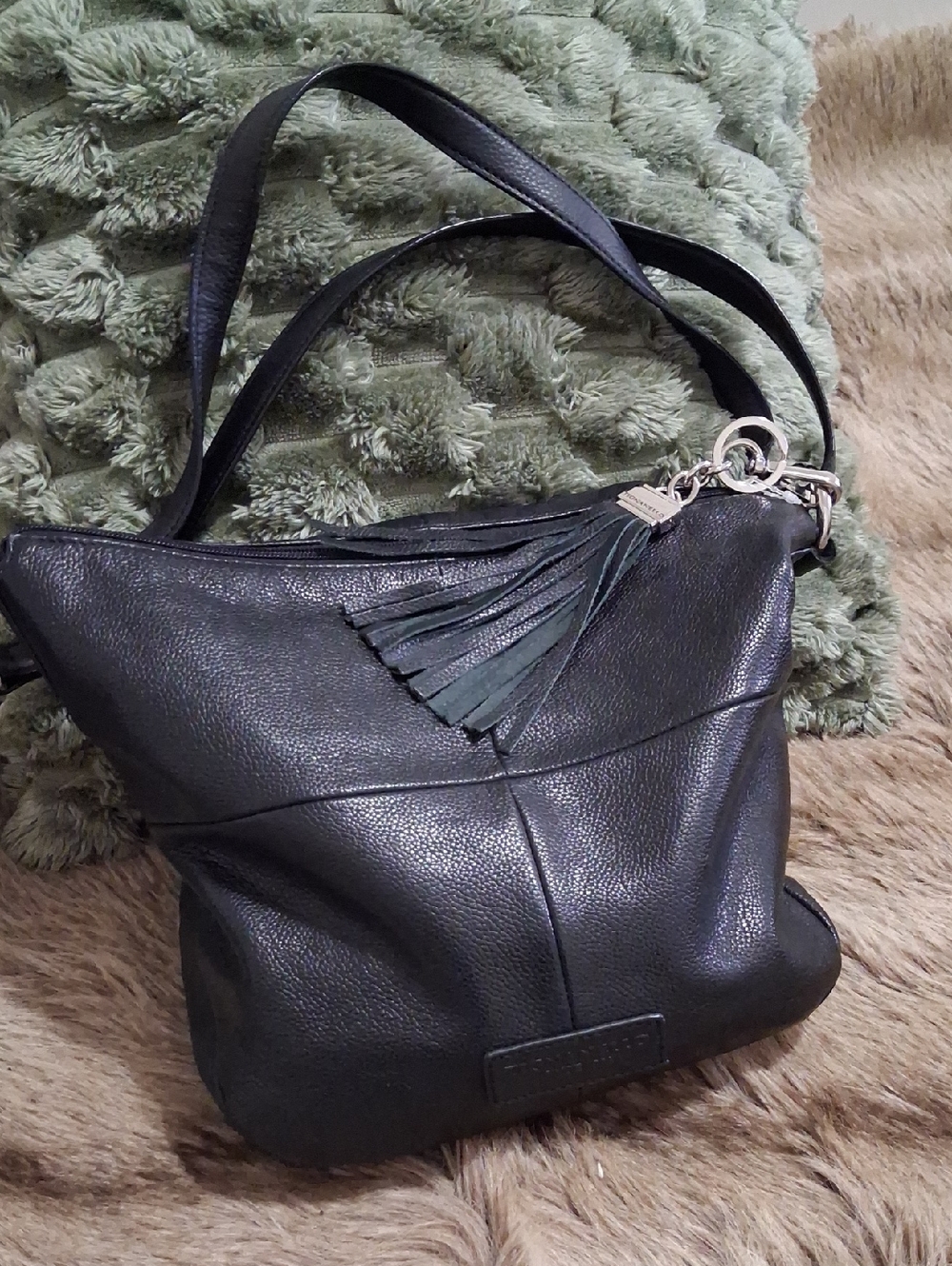 Tignanellp Leather Tassel Shoulder Bag - Black